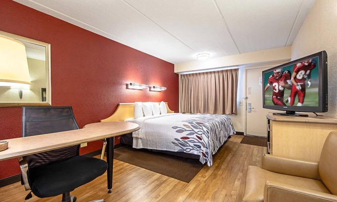 North Canton Casa | Cozy Stay Near Westfield Belden Village Mall, Conveniently Located for You