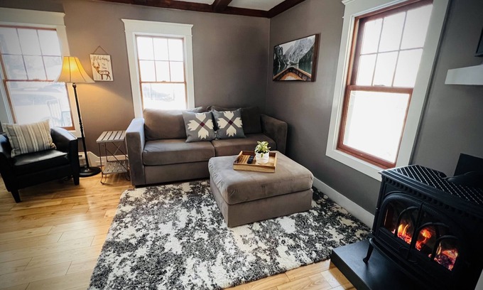 Stowe Cabina | Cozy Stowe Cabin - Your quiet retreat for a Vermont adventure!!