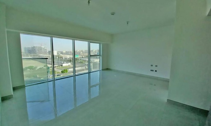Al Raha Beach Apartamento | Cozy Studio Apartment in a Waterfront Building