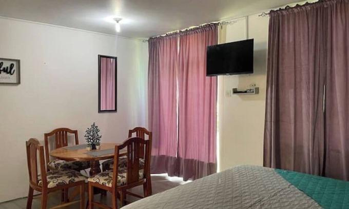 Northern Estates Apartamento | Cozy studio apt with Private beach and pool