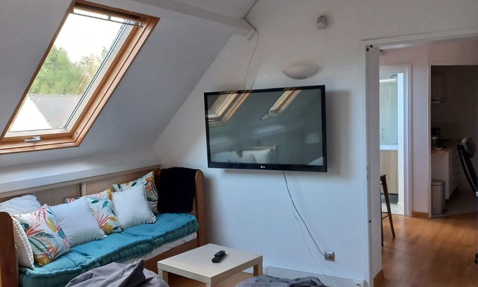 Thouare-sur-Loire Apartamento | Cozy Studio by the Loire with Independent Bedroom
