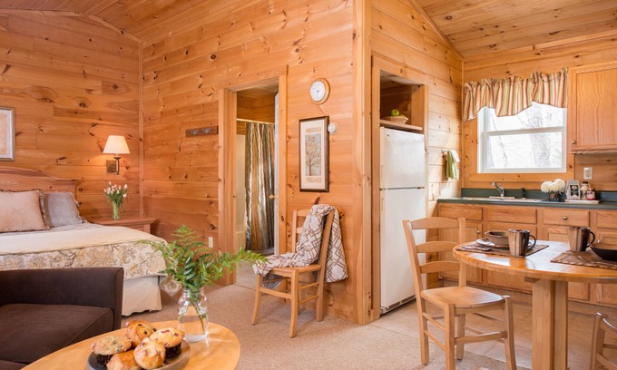 Jeffersonville Cabina | Cozy Studio Cabin near Smuggler's Notch