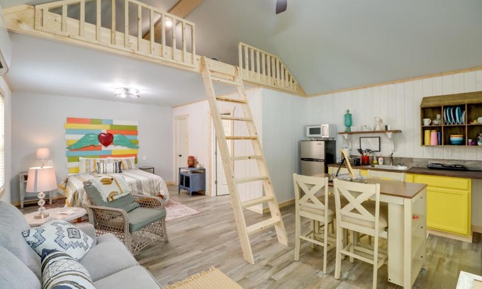 Higden Apartamento | Cozy Studio Cabin about 1 Mi to Greers Ferry Lake!