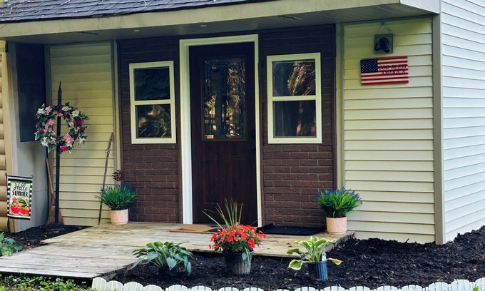 Drayton Plains Cabina | Cozy studio cabin in wonderful Fenton with AC