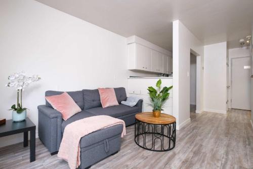 West End Apartamento | Cozy Studio Condo in Prime Downtown Location