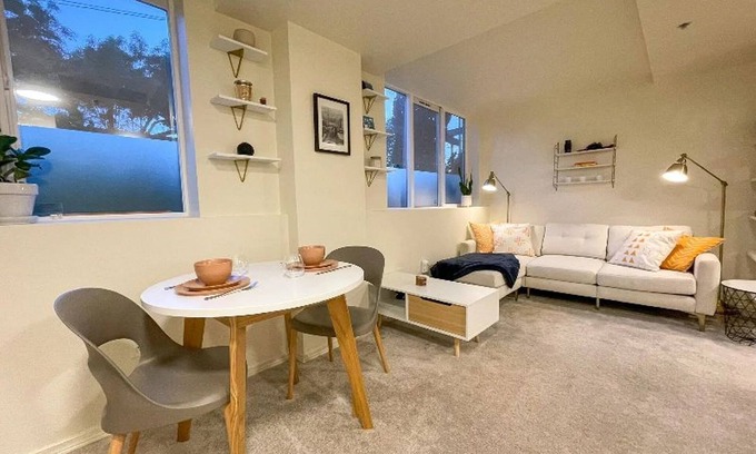 Central District Condominio | Cozy Studio condo in the Leschi neighborhood