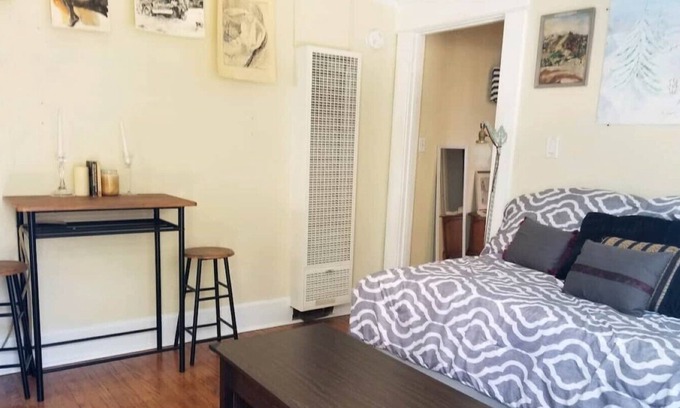 Golden Hill Cabaña | Cozy Studio, Great Location, Separate Entrance!