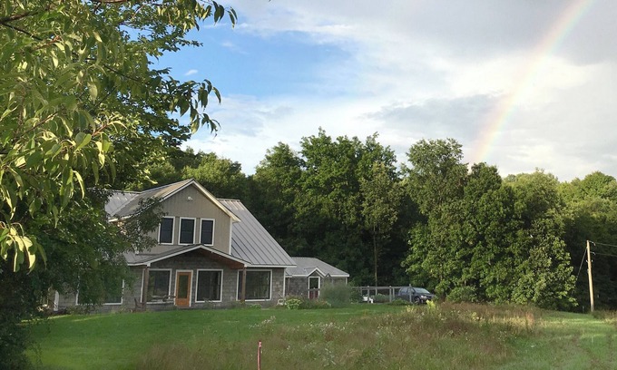 Salem Apartamento | Cozy studio in a scenic hilltop location in charming Salem, NY