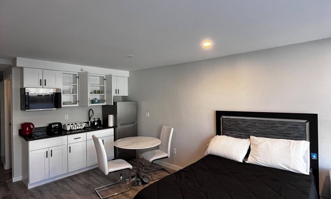 Downtown Hartford Apartamento | Cozy Studio in charming Hartford with fitness room and AC, Free Parking