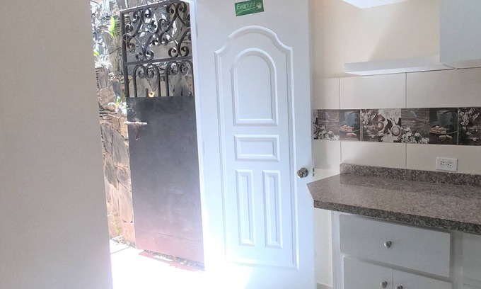Santo Domingo Oeste Apartamento | Acogedor estudio en prestigiosa comunidad cerrada: estacionamiento privado, wifi, aire acondicionado
