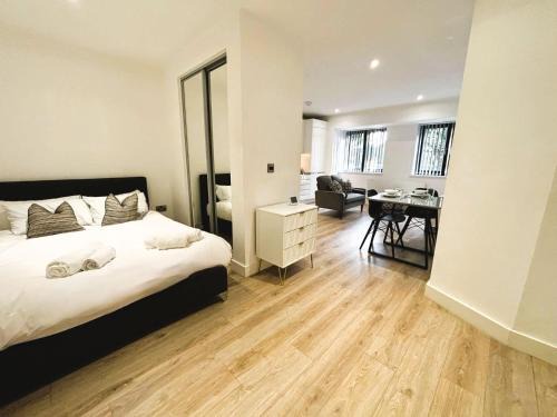 Barnt Green Apartamento | Cozy Studio in Solihull with Parking - NEC or Airport
