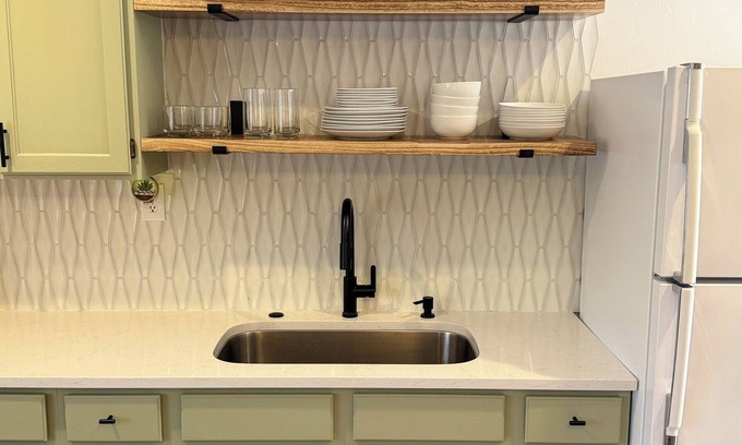 Green Springs Apartamento | Cozy studio in Washington with WiFi, AC, close to restaurants & shopping.