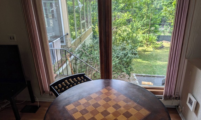 Thomaston Apartamento | Cozy studio in wonderful Great Neck with AC, WiFi, fitness room