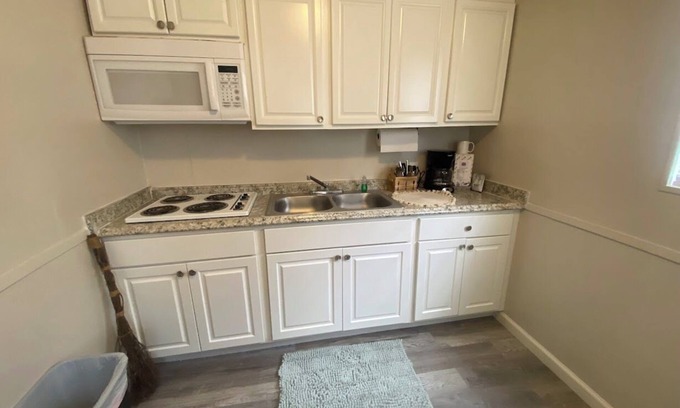 Cleveland Apartamento | Cozy studio in wonderful Cleveland with fishing and nature!