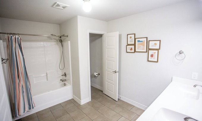 Fort Worth Casa | Cozy Studio Min to JPS, Medical City, Historic District, Zoo, Water Gardens