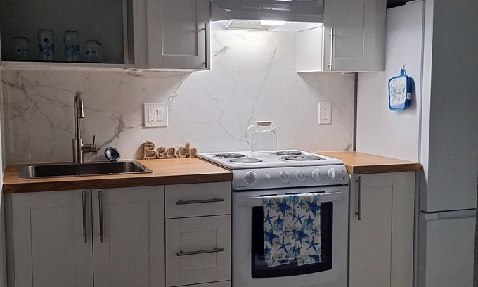 Lauderhill Apartamento | Cozy studio near Sawgrass Mills Mall and Amerant Bank Arena with WiFi & AC.
