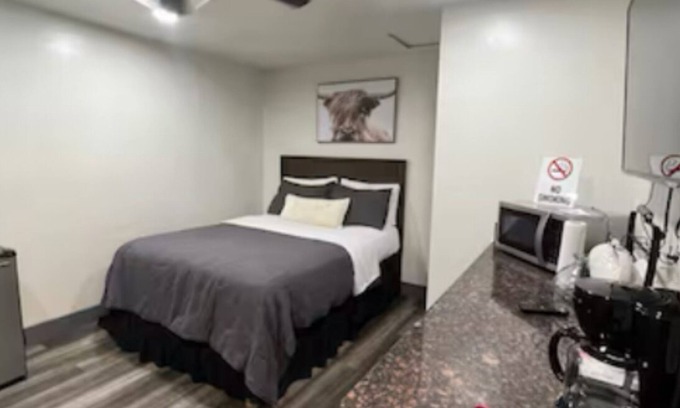 Sacramento Apartamento | Cozy studio perfect for students with AC and WiFi in delightful Sacramento