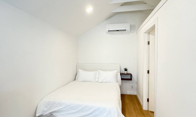 Lakewood Apartamento | Cozy studio: Pet Friendly, in charming Lakewood, Colorado