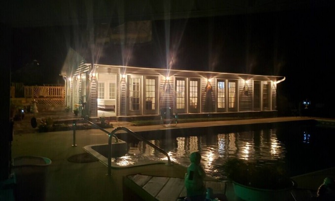 Woodruff Cabaña | Cozy studio poolhouse