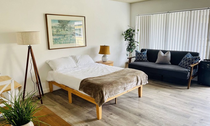 Sawtelle Apartamento | Cozy Studio West La- UCLA,SMC, min to Santa Monica pier-beach/Venice/Malibu