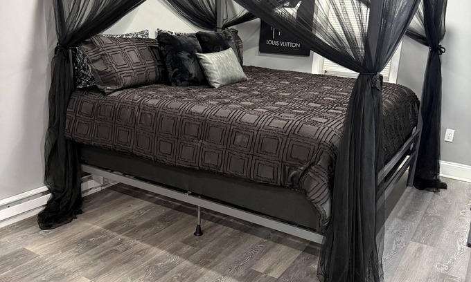 Collingdale Apartamento | Cozy studio with. Beautiful King Size Bed, WiFi and AC in fabulous Collingdale