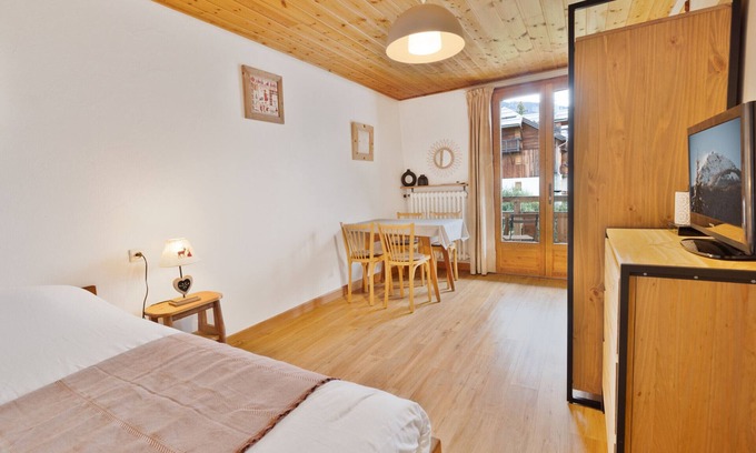Saint-Chaffrey Apartamento | Estudio cómodo para 3 personas con balcón, piscina y Wi-Fi en Serre Chevalier