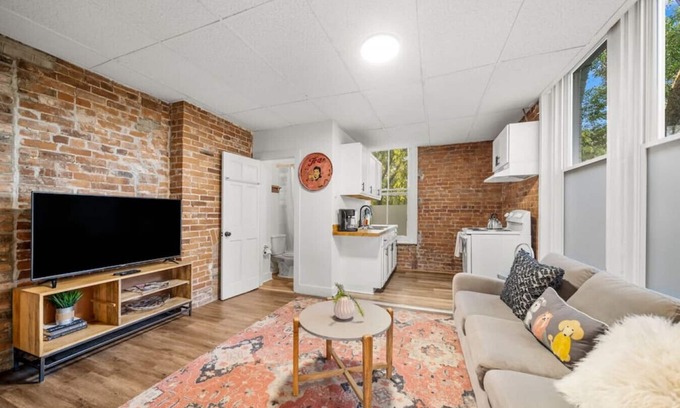 Mount Auburn Apartamento | Cozy Studio with Parking | Near UC, Zoo, Downtown