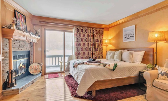 Ellicottville Apartamento | Cozy Studio with Fireplace, King Bed, A/C