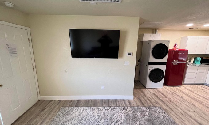 Golden Valley Apartamento | Cozy studio with AC and WiFi in delightful Golden Valley