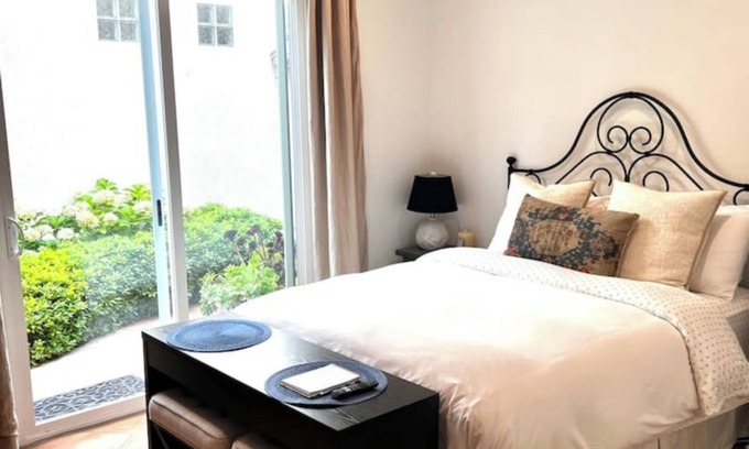 Foothill Ranch Apartamento | Cozy studio with WiFi and AC in charming Lake Forest. nPrivate entry/parking.