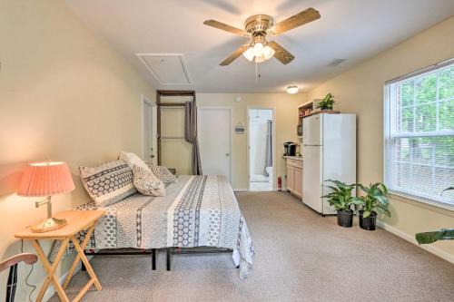 Beaufort Apartamento | Cozy Studio with Yard, 6 Miles to Dwtn Beaufort!