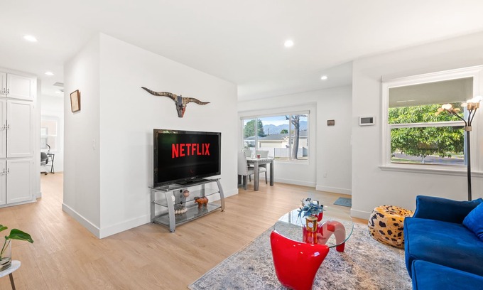 El Monte Apartamento | Cozy Stylish Home Spacious Fully Equipped Stay