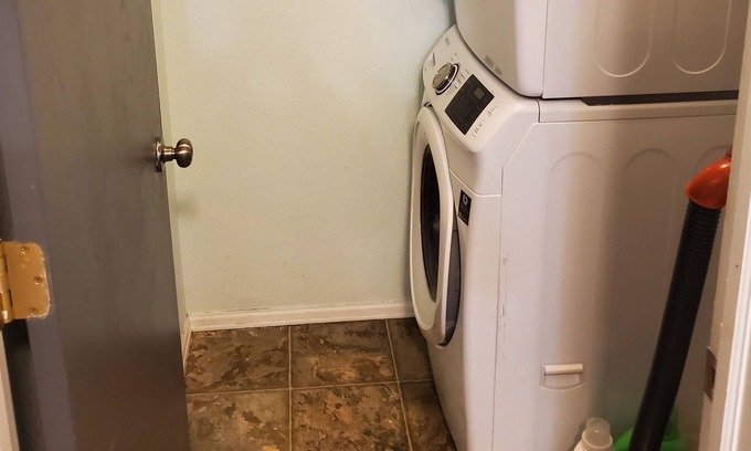 Dupont Casa | Cozy Suite 15 minutes from downtown cozy suite
