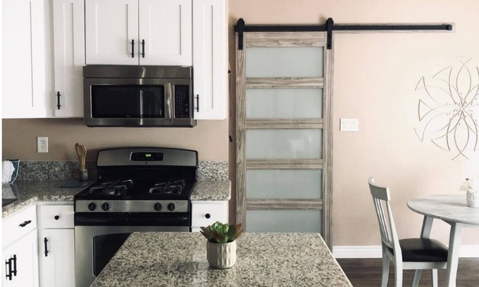 Upland Casa | Cozy Suite fully furnished with Kitchen and indoor laundry