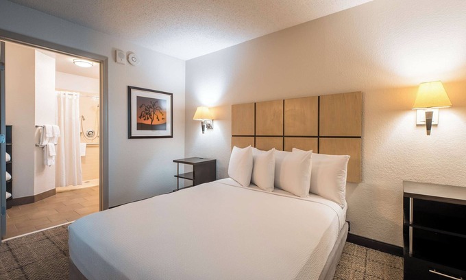Fossil Creek Hotel | Cozy Suite w/ Full Kitchen & Spacious Work Area, Ideal for Long Stays