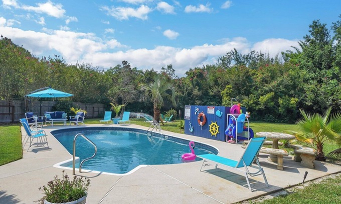 Gulf Breeze Apartamento | Cozy Suite w/ Private Pool minutes from Navarre Beach!