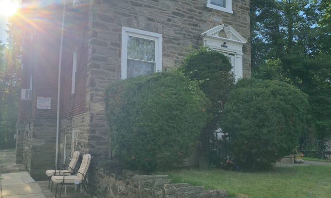 Olney-Oak Lane Apartamento | Cozy Sunny Studio near Einstein Hospital with Quick Access to Transit