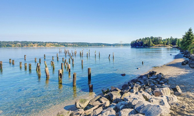 West End Casa | Cozy Tacoma Home w/ Patio, Walk to Beach!