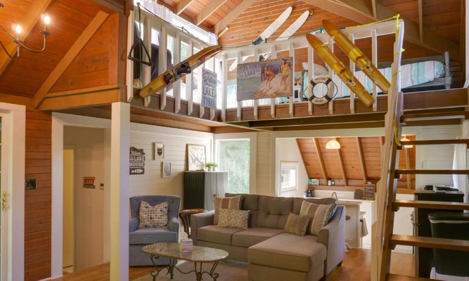 Tullahoma Casa | Cozy Tennessee Cabin with Deck, Grill and Fire Pit!