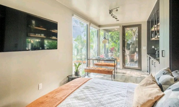 Midtown Cabaña | Cozy Tiny home in Miami