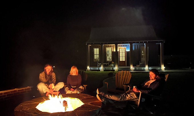 Oxford Cabina | Cozy tiny house cabin on a farm stay in charming Oxford with seasonal pool