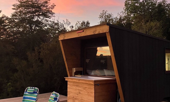 Calbuco Cabina | Cozy TinyHouse en Patagonia Costa con hot tub a orillas del Mar