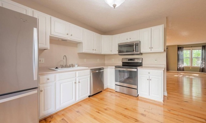 Christiansburg Casa | Cozy Townhome in Christiansburg. 12 mins to Virginia Tech