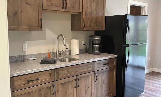 Plymouth Casa | Cozy Townhouse Next to Road America