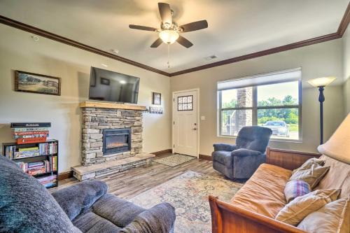 Townsend Apartamento | Cozy Townsend Condo, Resort-Style Amenities!