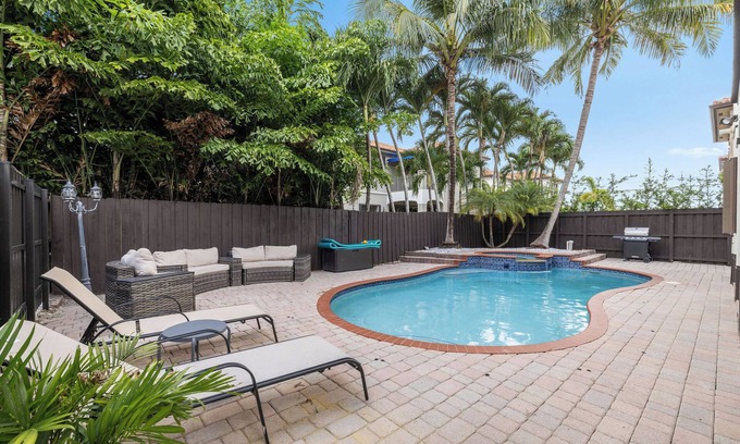 Tamiami Casa | Cozy Tropical Pool Retreat in Miami