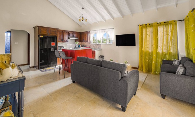 Christie Apartamento | Cozy Two Bedroom Apartment Available for Rent in Holetown Area