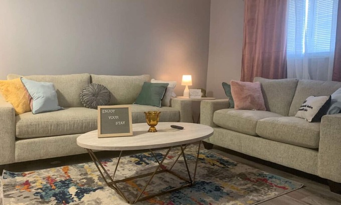 Middletown Apartamento | Cozy Two Bedroom Apartment in Middletown