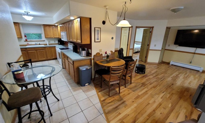Lakeside Casa | Cozy two bedroom apartment off of flathead lake