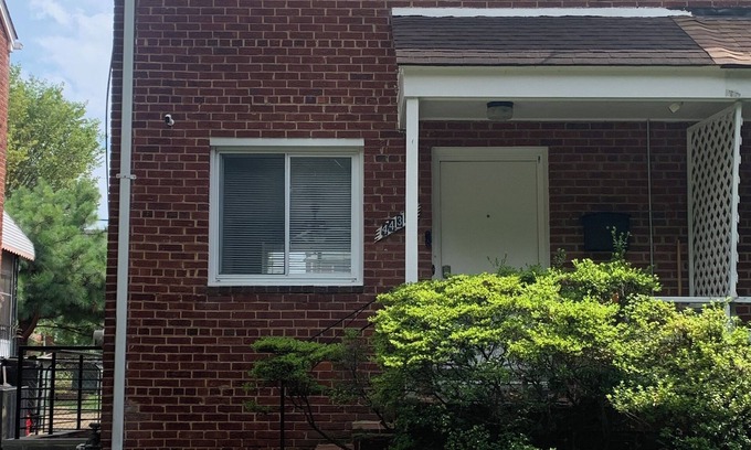 Southeast Casa | Cozy Two Bedroom with parking!